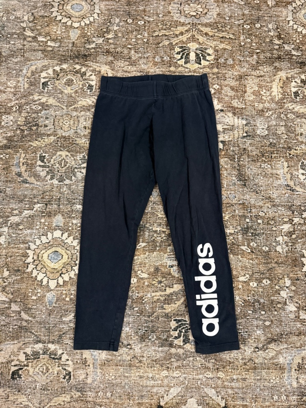 Y2K adidas capris
